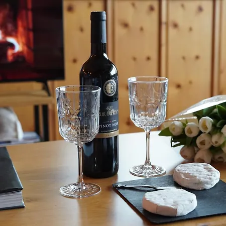 2 Bedrooms Apartment- Scenic View - 6 Pax 아파트 *