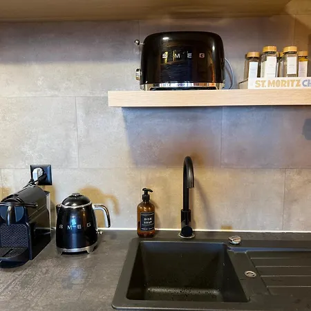 아파트 2 Bedrooms Apartment- Scenic View - 6 Pax 베르비에