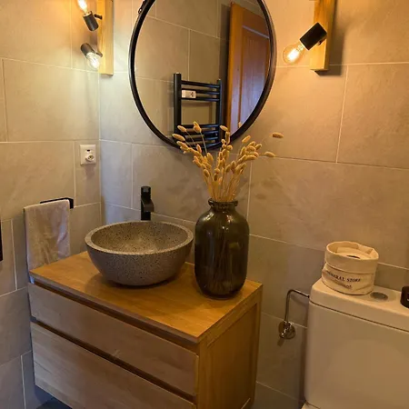 2 Bedrooms Apartment- Scenic View - 6 Pax * 베르비에