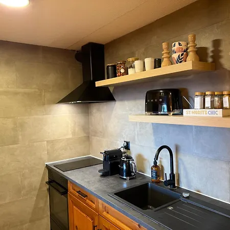 2 Bedrooms Apartment- Scenic View - 6 Pax 아파트 *