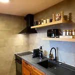 2 Bedrooms Apartment- Scenic View - 6 Pax شقة *